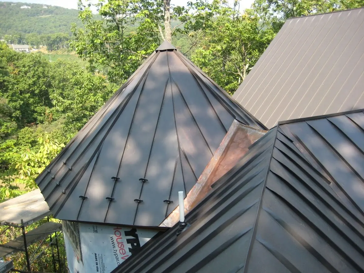 Professional Roof Tarp Installation by Craftsman Roofing in Grassland